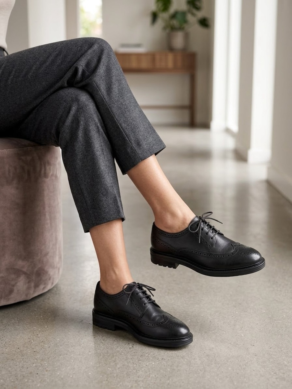 Women’s Black Leather Chunky Heel Brogue Lace-Up Shoes
